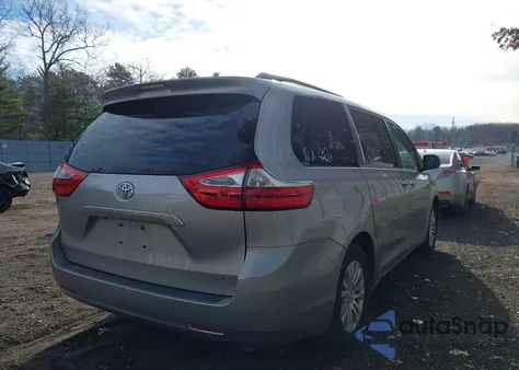 2017 Toyota Sienna Xle 8 Passenger z USA, uszkodzony, nr VIN 5TDYZ3DC7HS890536